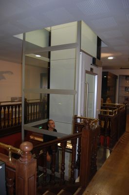 élévateur E.P.M.R intérieur vitré sans fosse